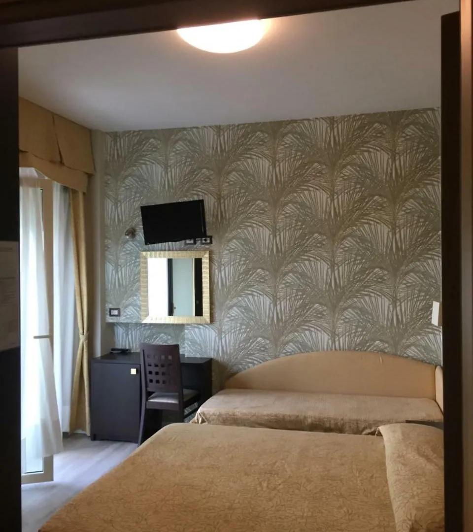 Hotel Astor Римини Италия